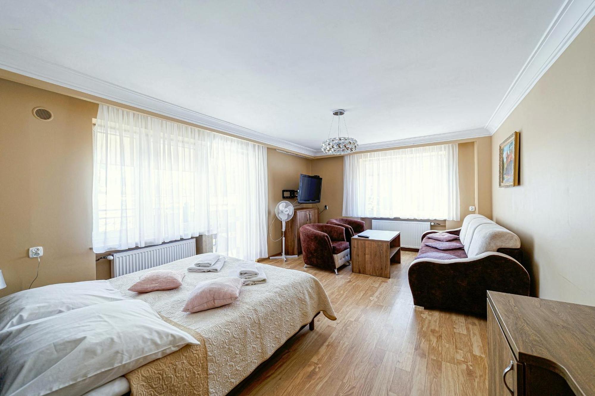 Stratos Bed & Breakfast Леба Екстериор снимка