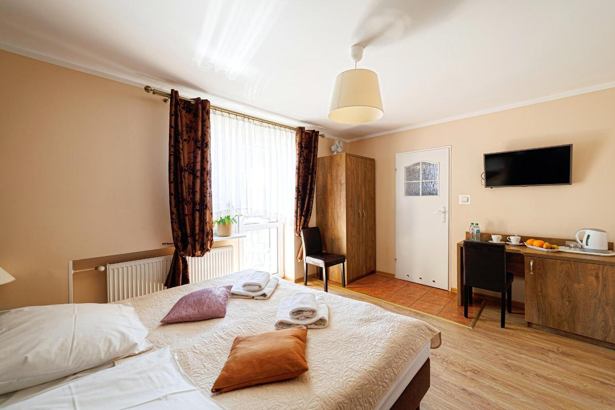Stratos Bed & Breakfast Леба Екстериор снимка